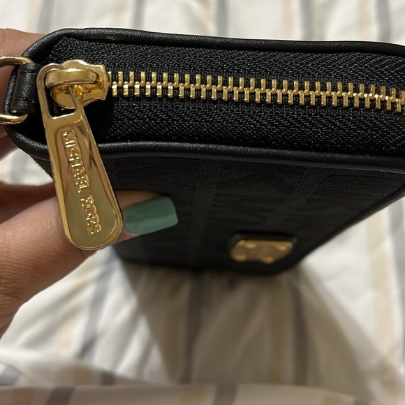 Michael Kors MK Logo Zip Around Continental Wallet, black. - Picture 4 of 16